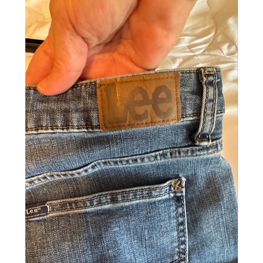 LEE JEANS WOMENS SHORTS-Regular Fit-16M Mid Rise - Picture 3 of 6